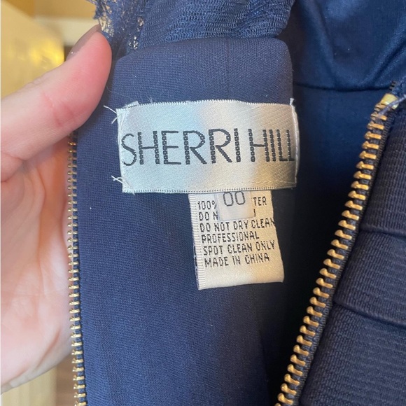 SHERRI HILL SIZE 00 navy blue perfect condition - Picture 5 of 5